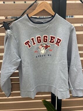 Vintage 1999 Y2K Disney Grey Tigger Crewneck Sweatshirt